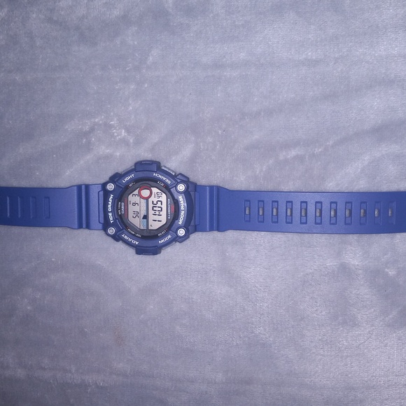 Casio Tide Graph /Moon phase watch - Picture 2 of 3